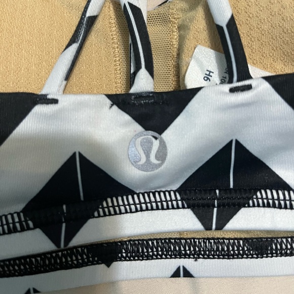 Lululemon Bra - Picture 3 of 4